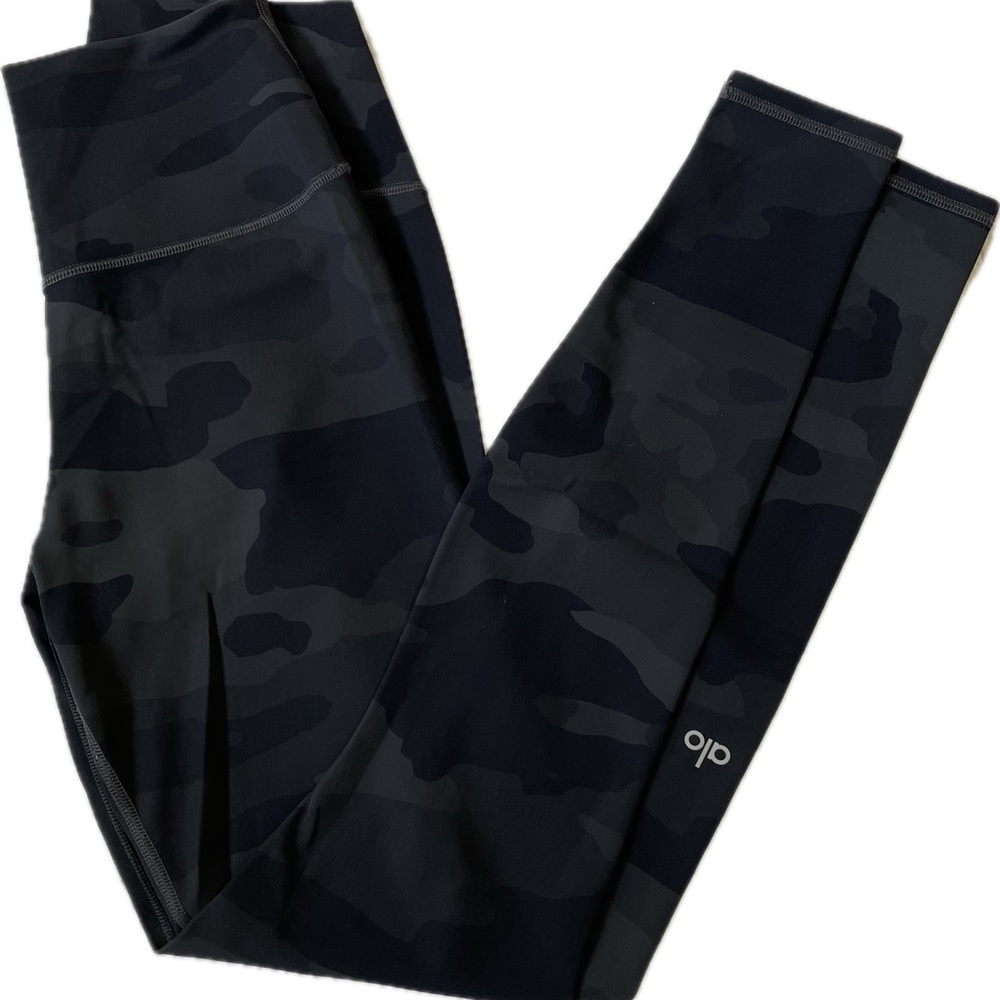 ALO Yoga High Waist Camo Vapor Legging Black Camouflage Size Small EUC